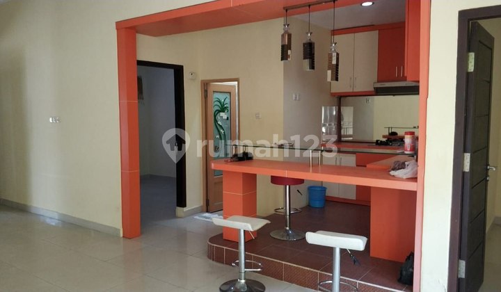 For Sale Ready-to-Live-In House in North Sulfat Intersection, Malang 2