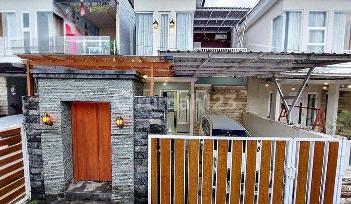 For Sale Fully Furnished Villa with Swimming Pool in Dewi Sartika, Batu City For Sale Fully Furnished Villa with Swimming Pool in Dewi Sartika, Batu City