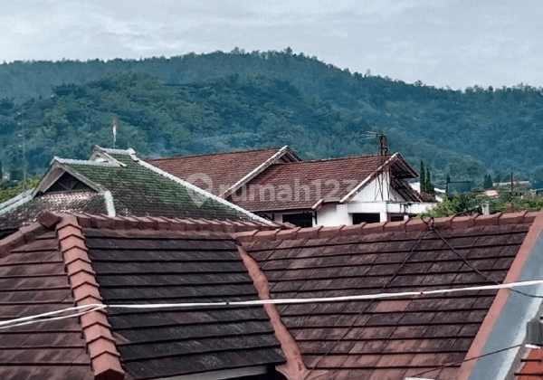 Dijual Villa Megah 3 Lantai Full Furnish, View Istimewa Di Batu Kota