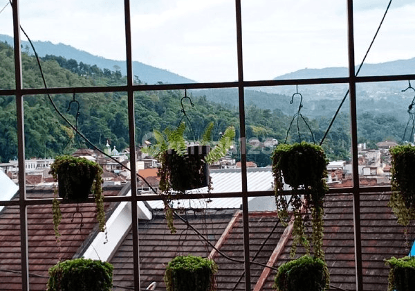 Dijual Villa Megah 3 Lantai Full Furnish, View Istimewa Di Batu Kota