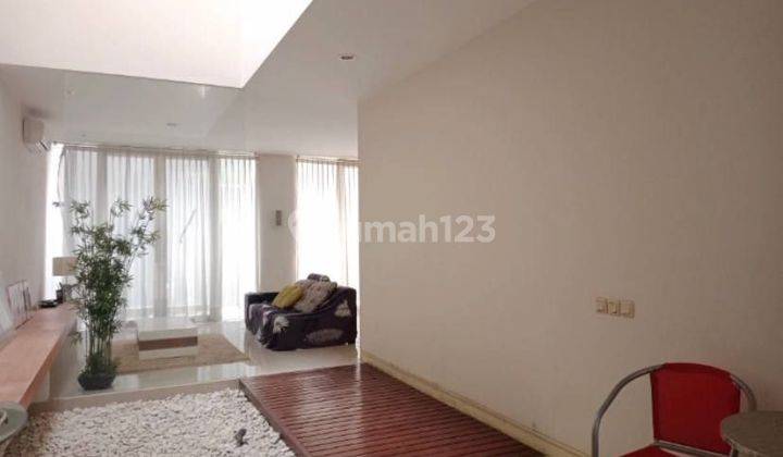 Disewakan Rumah Cantik Full Furnished di Riverside, Malang 2