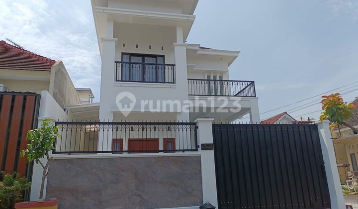 Dijual Rumah Baru Modern Mewah Furnish di Kanigoro Indah Kab. Blitar 2