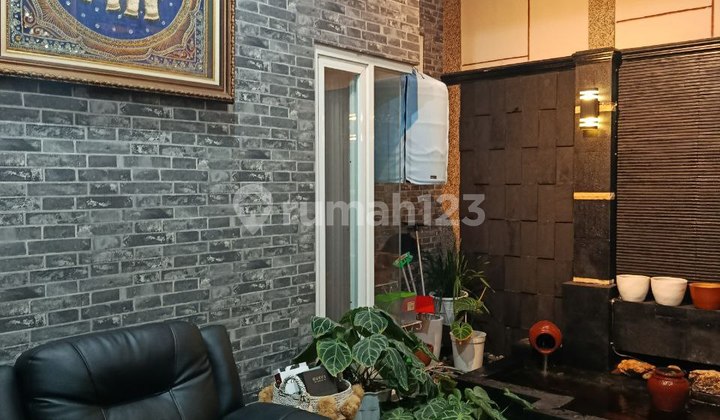 For Sale Modern Luxury House + Furnished In Sulfat Area, Malang City