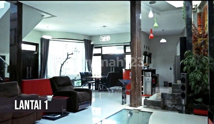 For Sale Premium Luxury 8-Bedroom House in Ijen Nirwana Residence, Malang 2