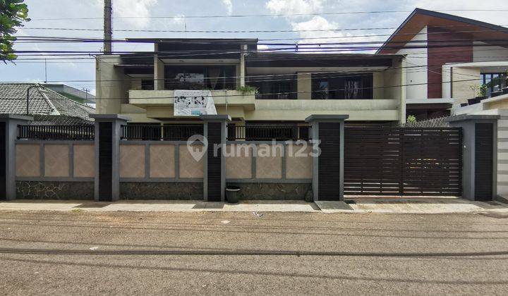 Dijual Rumah Mewah Di Jalan Gresik, Tengah Kota Malang 2