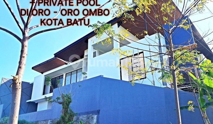 For Sale New Luxury Villa + Private Pool + Furnished in Batu City