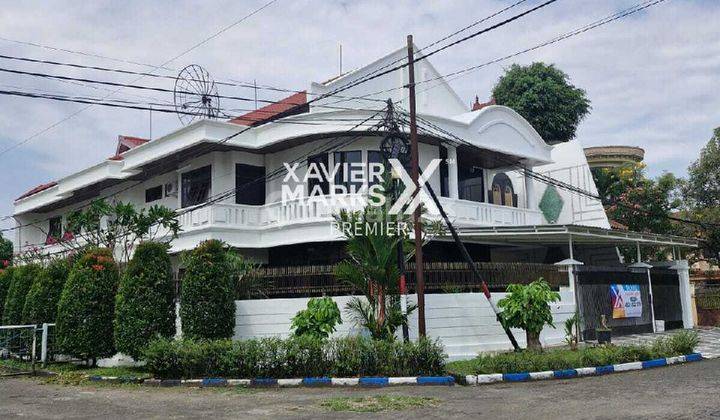 Rumah Mewah Hook Di Jalan Utama (boulevard) Perumahan Araya Mlg 2