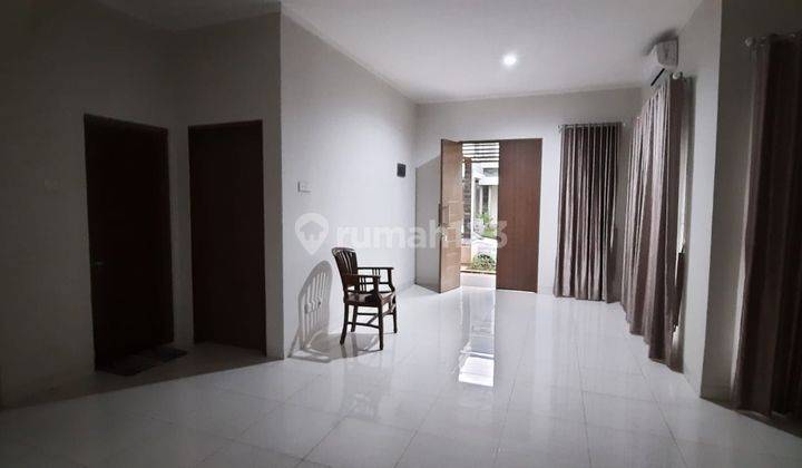 Disewakan Rumah Cantik Siap Huni di Emerald Garden Bintaro Jaya 2