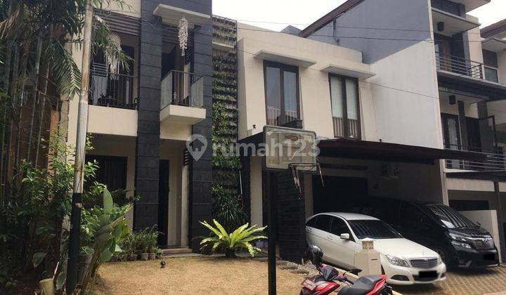  Rumah 2 lantai full renovasi rapih siap huni bebas banjit di Senayan Bintaro Full Renovasi  1