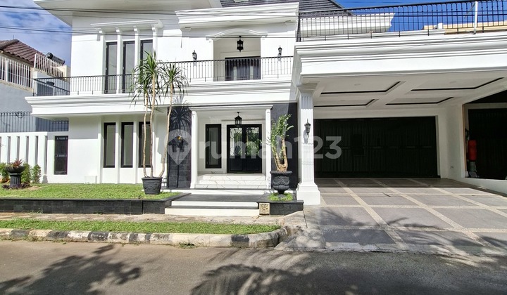 Rumah Mewah Siap Huni Dengan Fasilitas Pool Lokasi Premium Bintaro