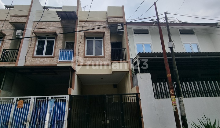 Rumah Murah Di Tanjung Duren Jakarta Barat 3 Lantai