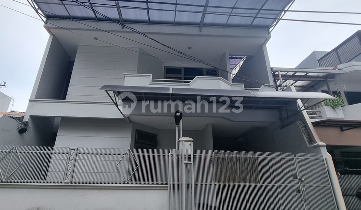 Rumah SHM di Gelong Baru Sudah di Renovasi Rumah SHM di Gelong Baru Sudah di Renovasi