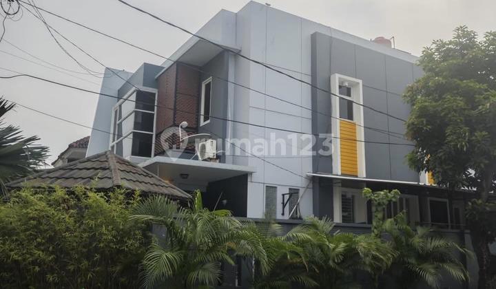 Rumah Sektor 7C Gading Serpong Cantik dan Terawat Siap Huni