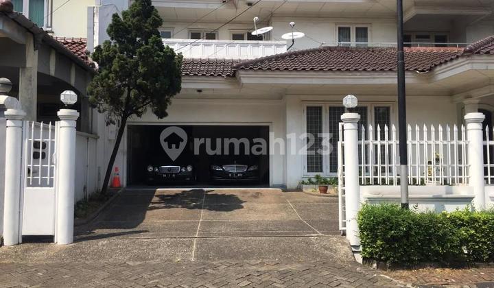House in Sector 3 Bintaro Hook, Good, Spacious Garage 2