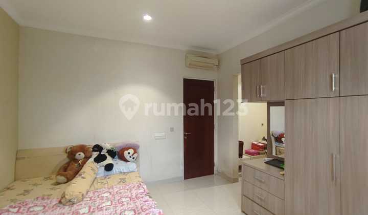 Bsd Delatinos Dengan Swimming Pool Dan Terdapat Pavilion Luas 2