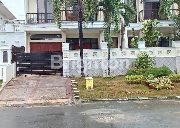 RUMAH MEWAH 2 LANTAI BERSIH TERAWAT SIAP HUNI  DI BALIKPAPAN BARU 1