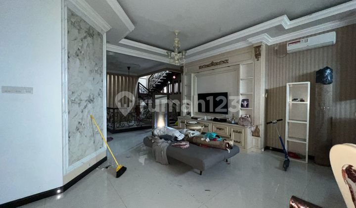 Rumah Minimalis Modern 3 Lantai di Balikpapan Selatan 2