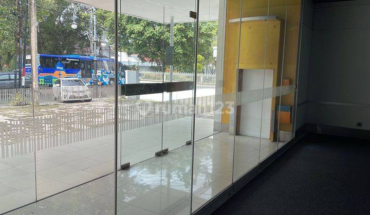Rumah Ruang Usaha Riau Mainroad eks Bank Posisi Super Prime Strategis Ramai Parkir Luas 