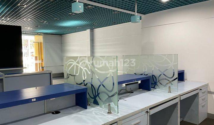 Rumah Ruang Usaha Riau Mainroad eks Bank Posisi Super Prime Strategis Ramai Parkir Luas 