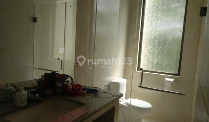 Rumah modern minimalis Ciwaruga masuk mobil 10