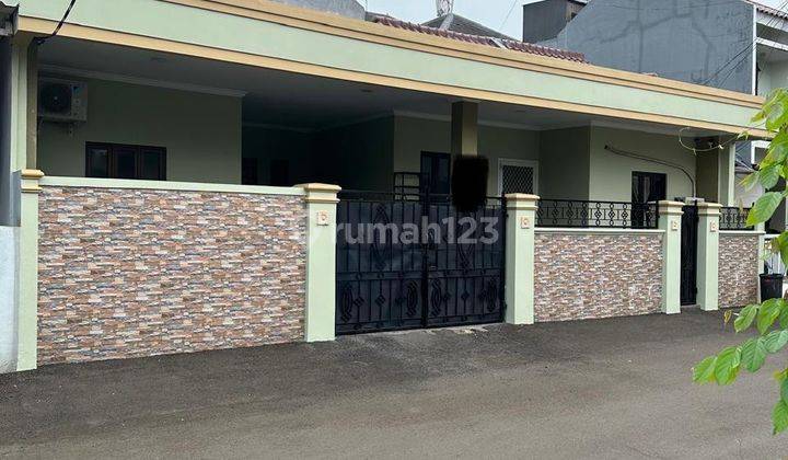 Rumah Bagus Siap Huni di Regency Melati Mas, Tangerang Selatan, Semi Furnished, SHM