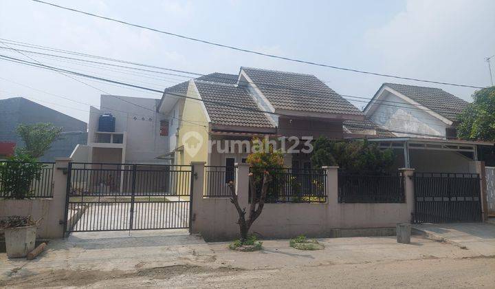 Rumah Kontrakan di Hook semi 2 Lantai di Perumnas Bumi Telukjambe, Karawang Barat, Sudah Renovasi, Siap Huni 1