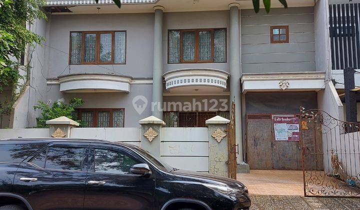 Rumah Bagus 3 Lantai di tepi Jalan Boulevard Regensi Melati Mas Residence Serpong, Tangsel, Semi Furnished, SHM 2