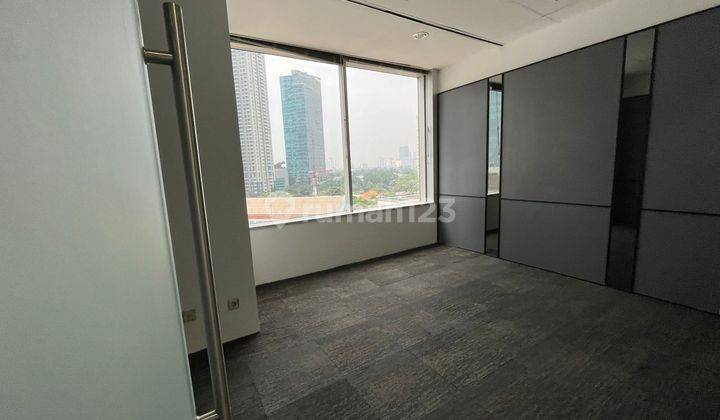 Disewakan Ruang Usaha Kantor 300 Meter di Menara Sudirman Lt. 8, Jl. Jendral Sudirman, Jakarta Selatan, Bagus, Bisa Langsung Move In 2