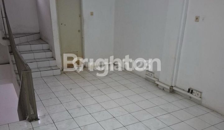 SHOPHOUSE NEAR DEPOK TWO BUSY MARKET 2