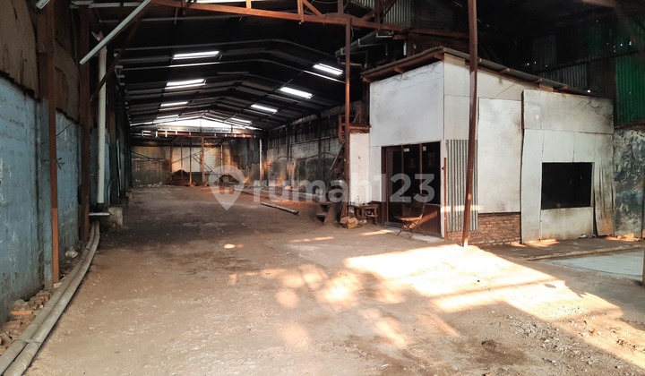 For Sale Fast (vacant condition) ex-warehouse in East Jakarta (Sale price close to NJOP) For Sale Fast (vacant condition) ex-warehouse in East Jakarta (Sale price close to NJOP)