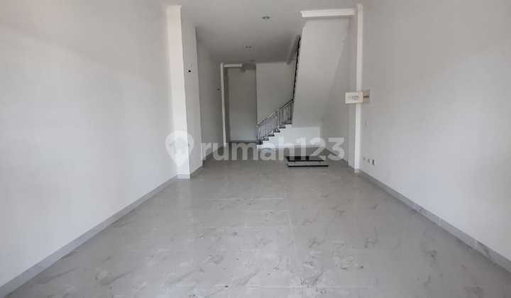 For Rent: 3-Story Shop House with Rooftop in Sedayucity @ Kelapa Gading 2