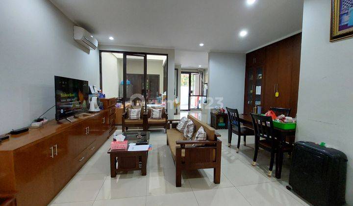 Dijual Rumah 2 Lantai Siap Huni, Aman, Bagus Sekali di Premier Riviera 1