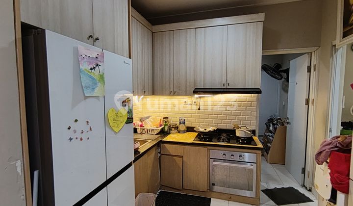 Dijual Cepat Ruko 3 Lantai Siap untuk Usaha di Lokasi Jalan dengan Traffic Tinggi Pondok Ungu