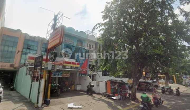 For rent: 4-story shophouse, complete, ready for business in a strategic location, East Jakarta. For rent: 4-story shophouse, complete, ready for business in a strategic location, East Jakarta.