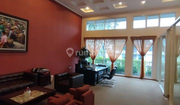 Dijual Cepat 1 Gedung Kantor 3,5 Lantai , siap usaha , strategis , terawat ada lifi , Kelapa Gading 1