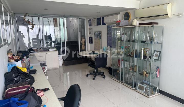 Dijual Rumah Mewah 3 Lantai Siap Huni Lokasi Strategis, Jakarta Timur