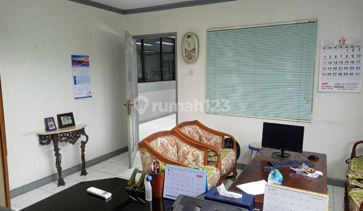 Dijual 1 Unit Gudang + Kantor 3 Lantai , Bagus , Lokasi Super Strategis, Akses Mudah di Puloasem, Jakarta Timur 2