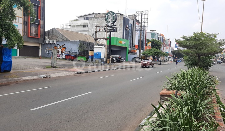 For rent: 4-story shop house, complete, ready for business in a strategic location, East Jakarta.