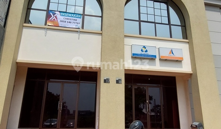 Disewakan Ruko 4 Lantai, Interior Lantai 1 Sudah Siap untuk Kantor di Sedayucity , Kelapa Gading