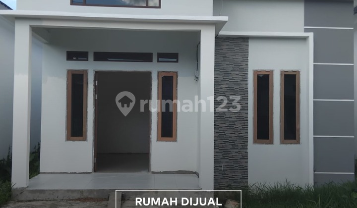 Ready-to-Occupy New House Near Market and Culinary Spots in Siantan Ptk. 1