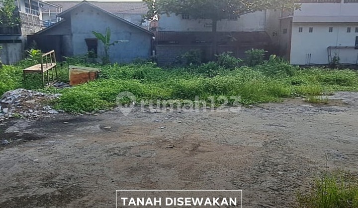 Large Land by Dr. Wahidin Street Suitable for Business Large Land by Dr. Wahidin Street Suitable for Business