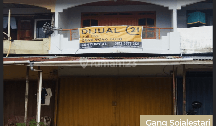 Rumah Dnegan Model Ruko di Jalan Perdamaian 1