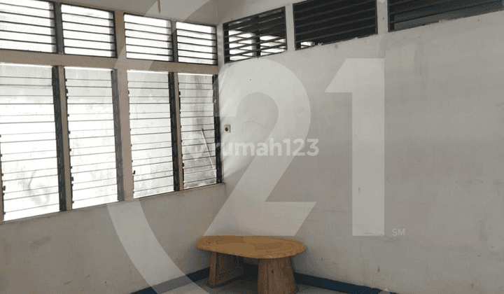 Rumah Dengan Lokasi Strategis di Jalan Tanjungpura 5