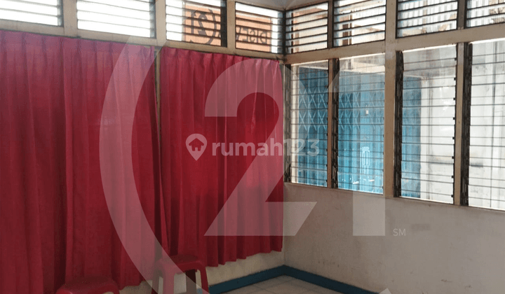 Rumah Dengan Lokasi Strategis di Jalan Tanjungpura 6