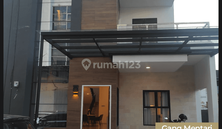 Rumah Mewah 2 Tingkat di Jalan Purnama 1