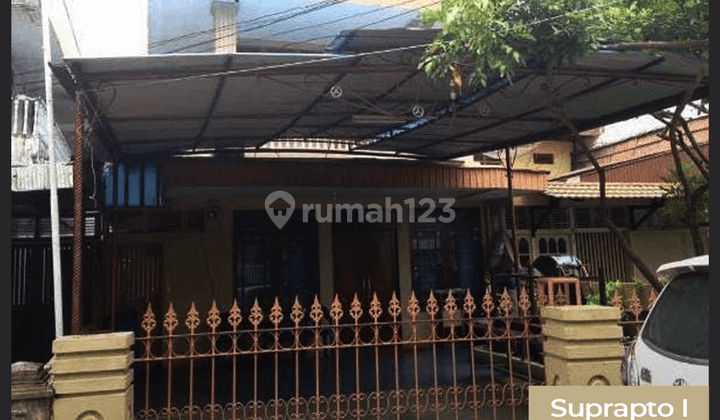 Rumah 2 Tingkat di Jalan Suprapto 1