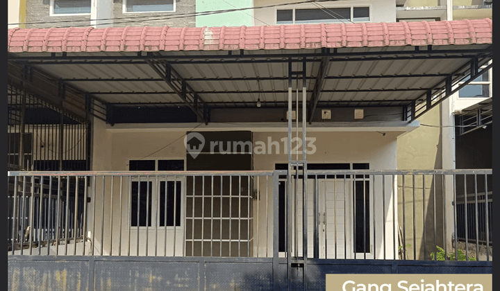 Rumah 2 Tingkat di Jalan Karya Baru 1