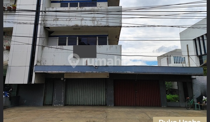 3 Storey Shop House on Imam Bonjol Street