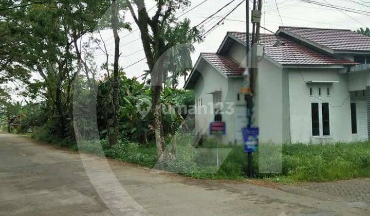 Rumah dengan lokasi strategis di Jalan Purnama 2