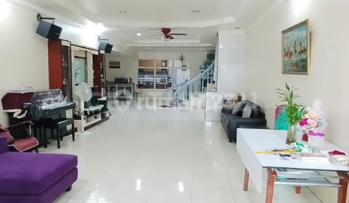 2-Story House Jl. Kh A Dahlan Gg. Ruper Ii 2